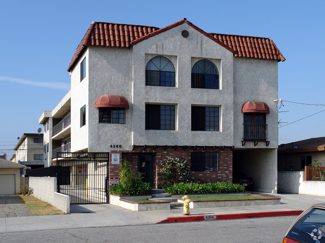 Building Photo - 4360 W 137th St
