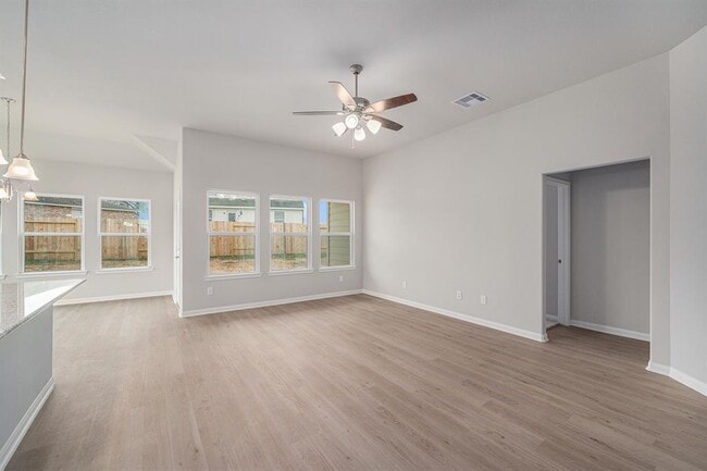 Building Photo - 12983 Skyline Dr