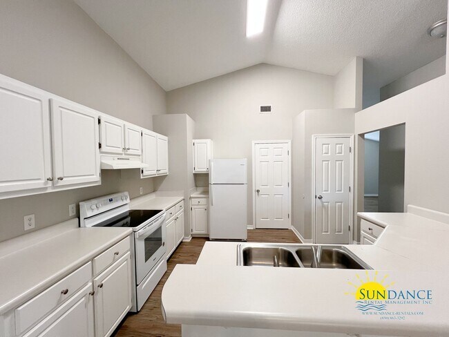 Foto del edificio - Stunning 3-Bedroom Home in Desirable Neigh...