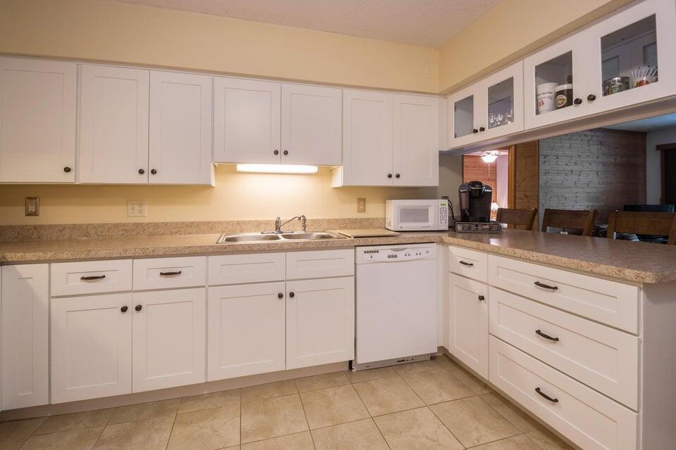 Primary Photo - 205 Williams St