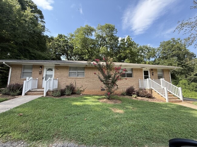 Building Photo - 91 Creswell Dr NE