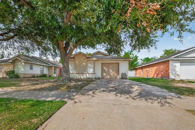 Foto del edificio - 4642 Callery Creek Dr