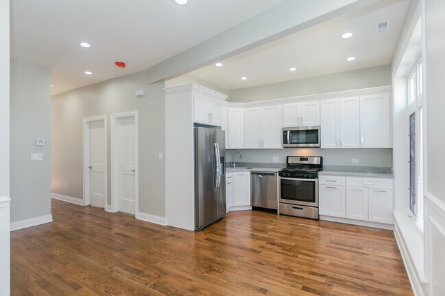 Foto del edificio - 3249 W Pierce Ave