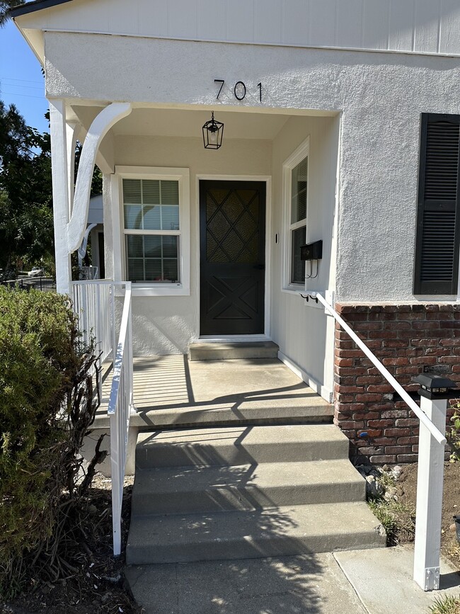 Front Door - 701 Wildrose Ave