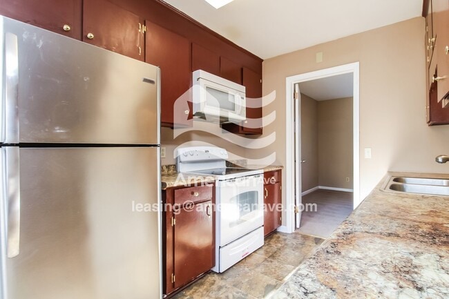 Building Photo - 205 Bob White Ave