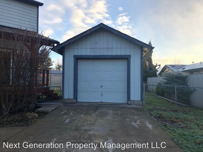 Building Photo - 3 br, 1.5 bath House - 153 Smith Loop