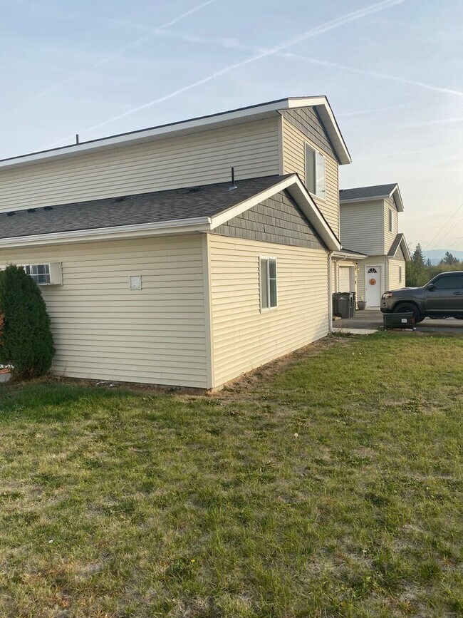 Foto del edificio - 2806/2808 N Carnahan St.