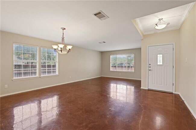 Building Photo - 1615 Country Squire Dr