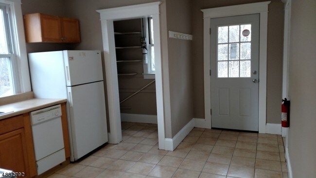 Foto del edificio - 76 Princeton Ave