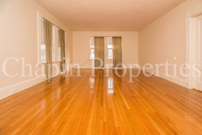 Foto del edificio - 184 Aspinwall Ave