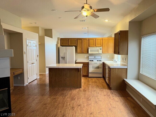Building Photo - 10413 Hunters Meadow Ave