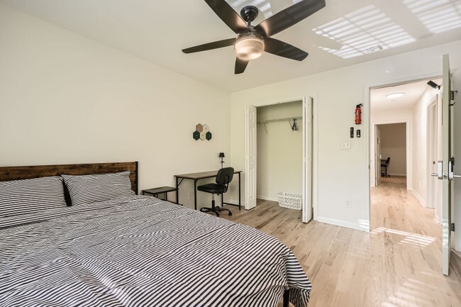 Foto del edificio - 466 Raven Springs Trail