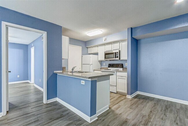Foto del edificio - 3900 Woodchase Dr