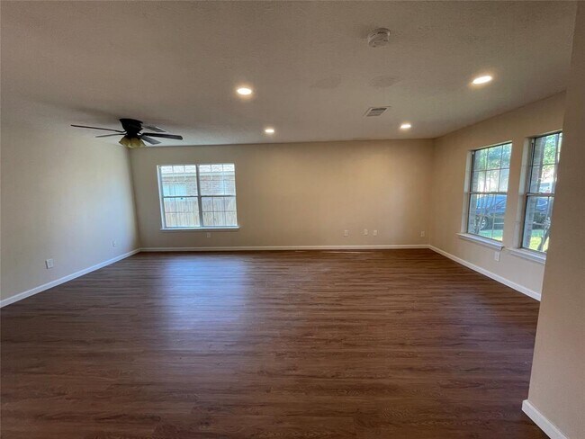 Building Photo - 2620 Byfield Dr