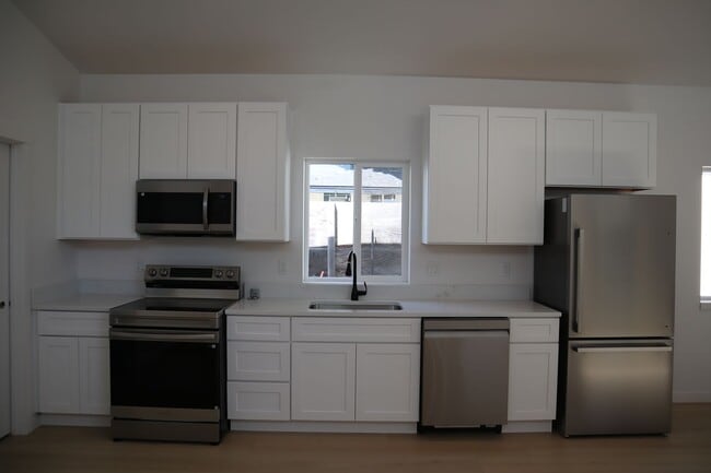 Building Photo - Home Downtown CDA!