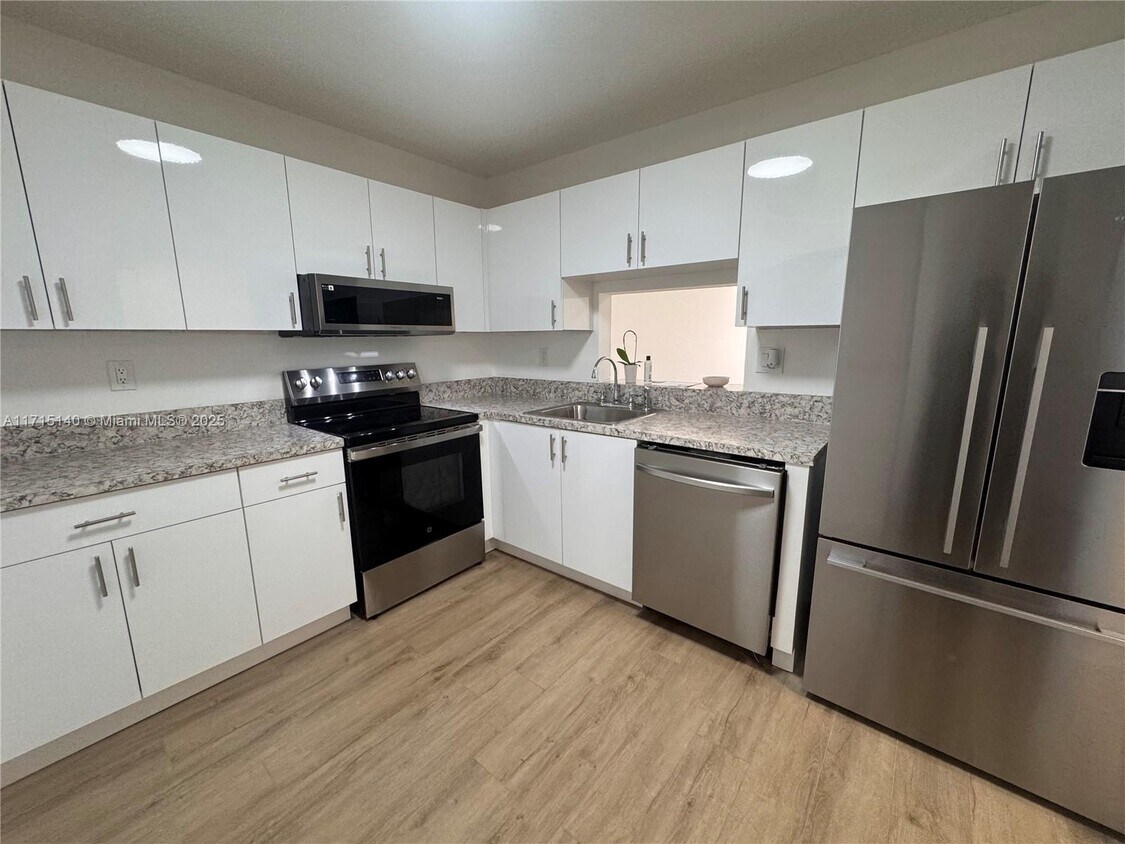 Foto principal - 1810 SW 81st Ave