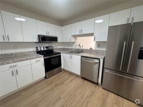 Building Photo - 1810 SW 81st Ave