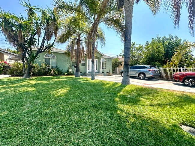 Building Photo - 8026 Hinds Ave