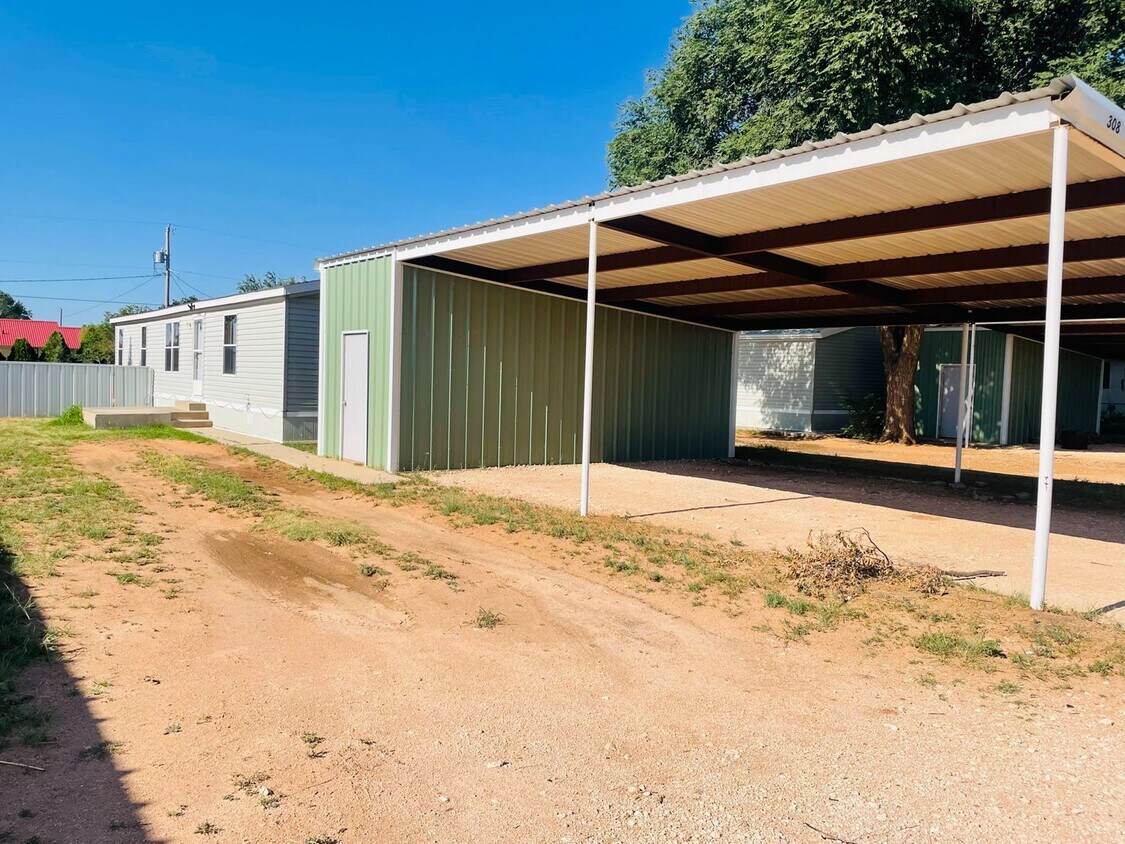 Primary Photo - Inviting Pet-Friendly House: Perfect for Y...
