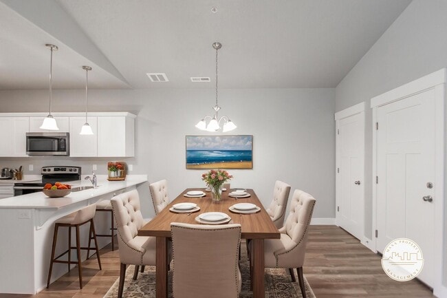 Foto del edificio - 3-Bed 2-Bath Condo In Lehi With Luxurious Amenities!