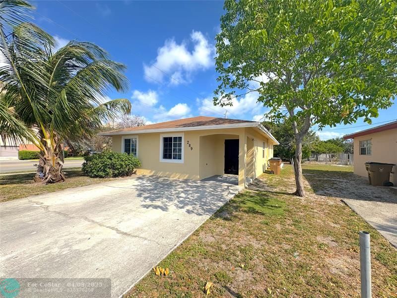 Foto principal - 289 SW 3rd Ct