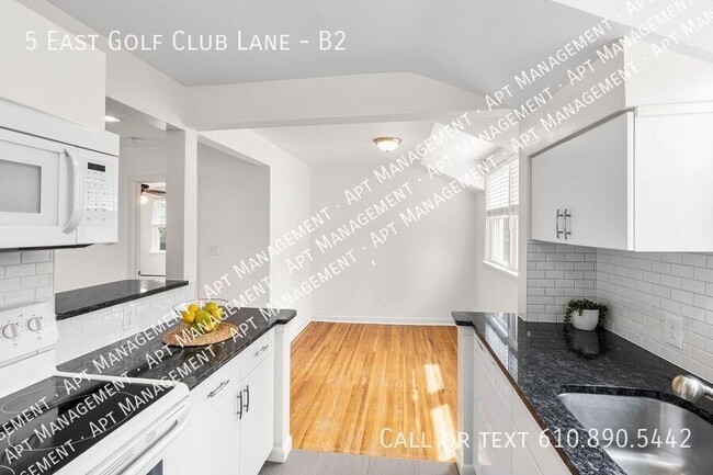 Building Photo - 5 E Golf Club Ln