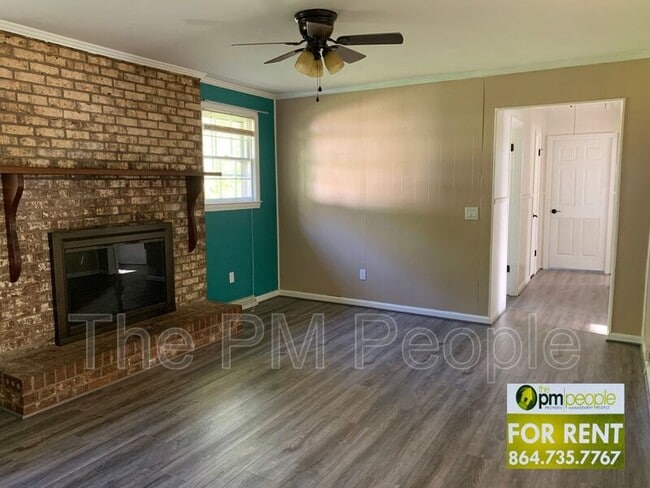 Photo - 204 Pennwood Ln House