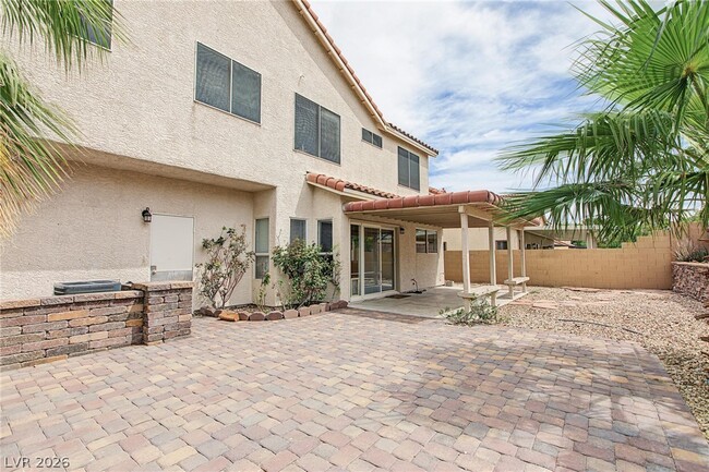Building Photo - 2909 Sarina Ave