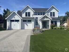 Building Photo - 7761 Kerrywood Cres