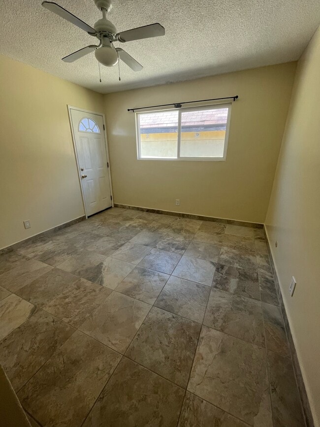 Building Photo - 224 E 24th St