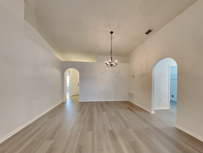 Foto del edificio - 185 Sawyerwood Pl