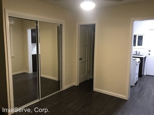 Foto del edificio - 2117 Kent St