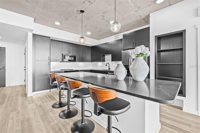 Building Photo - 221 Main St N