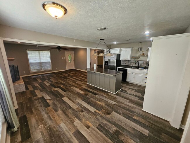 Building Photo - 110 Lacey Ln