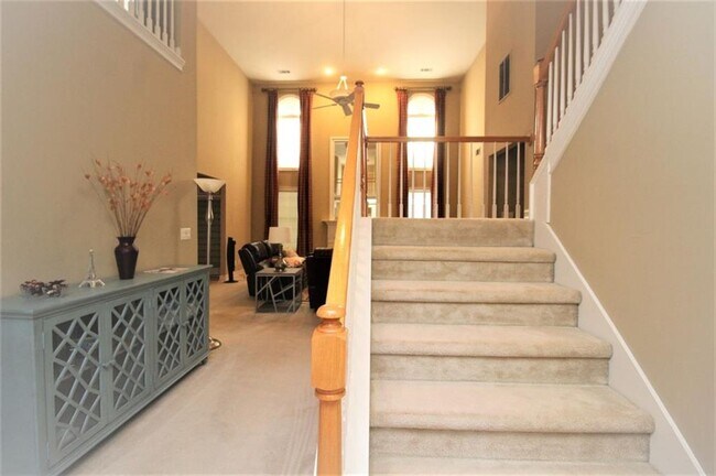Foto del edificio - 1060 River Valley Dr