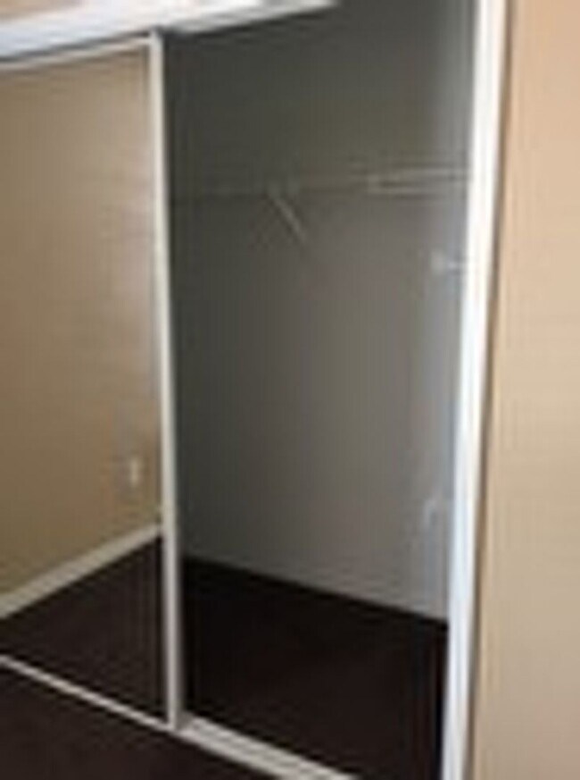 Foto del edificio - HIDDEN CREEK CONDO