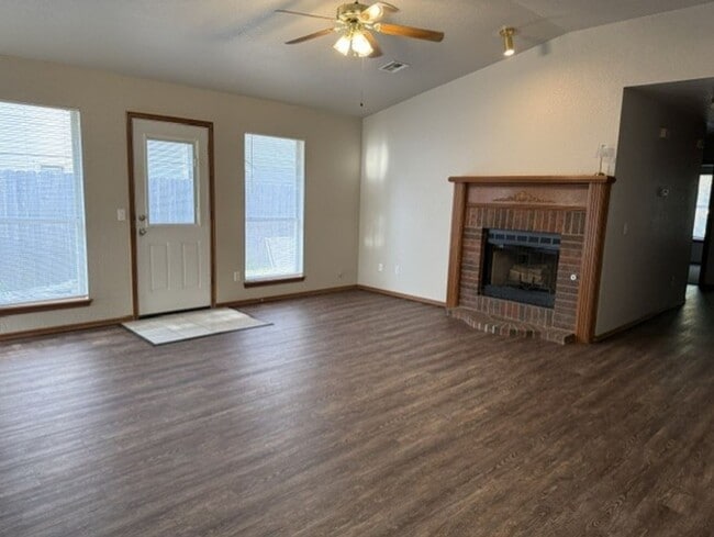 Building Photo - 2806 Shoreridge Ave
