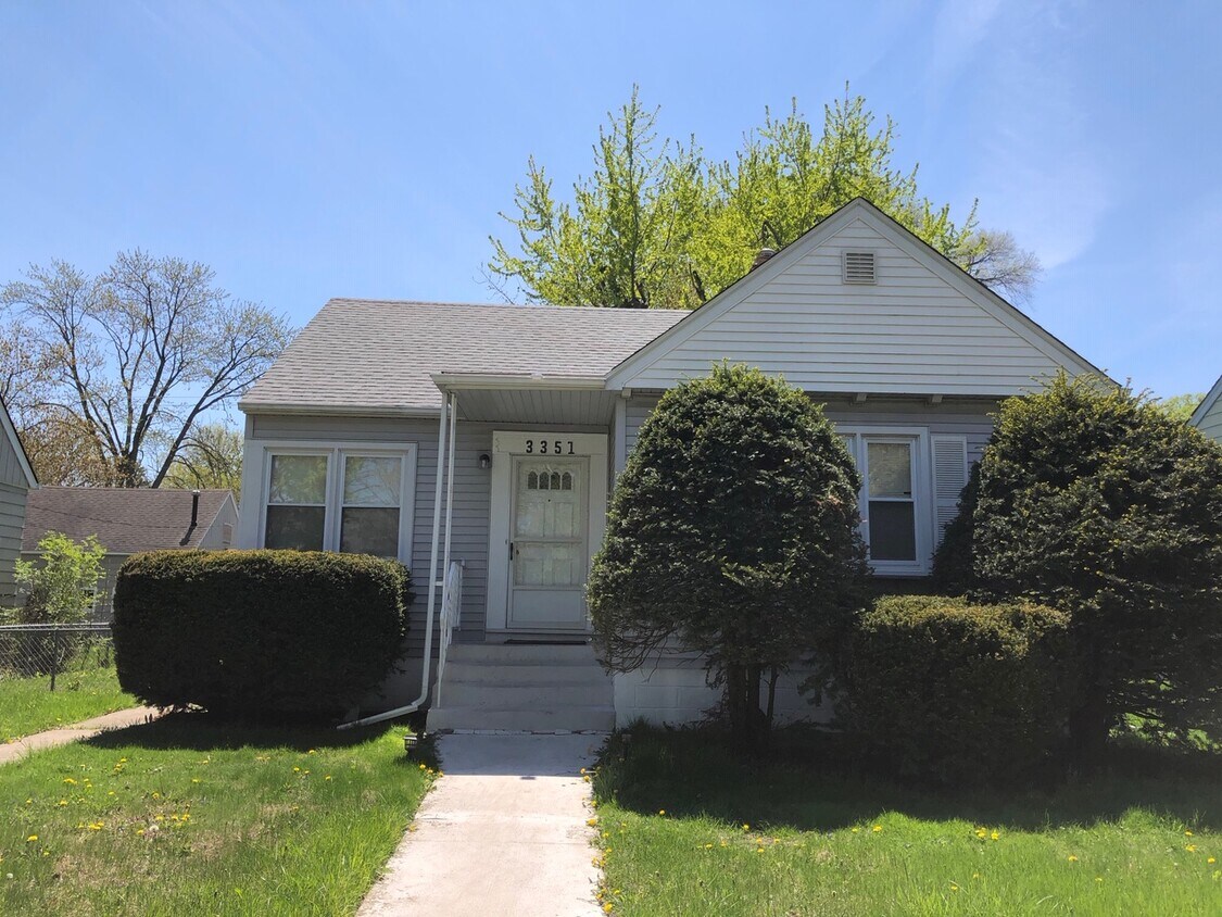 3351 Madison St, Lansing, IL 60438 House Rental in Lansing, IL