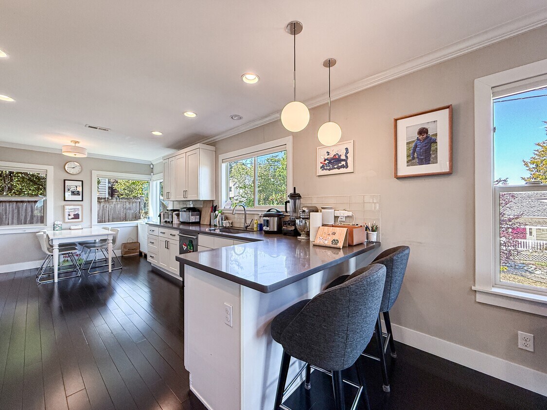 Foto principal - 2301 19th Ave S