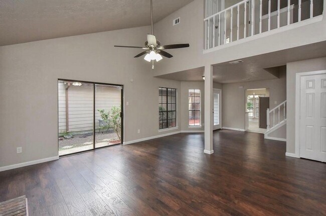 Foto del edificio - 7726 Springville Dr