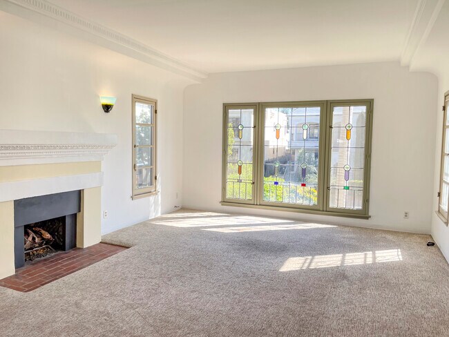 living room, east - 1017 S Stanley Ave