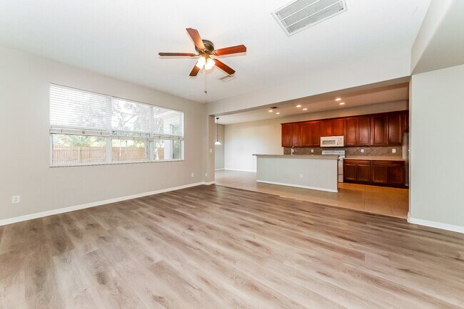 Foto del edificio - 319 Vine Cliff St