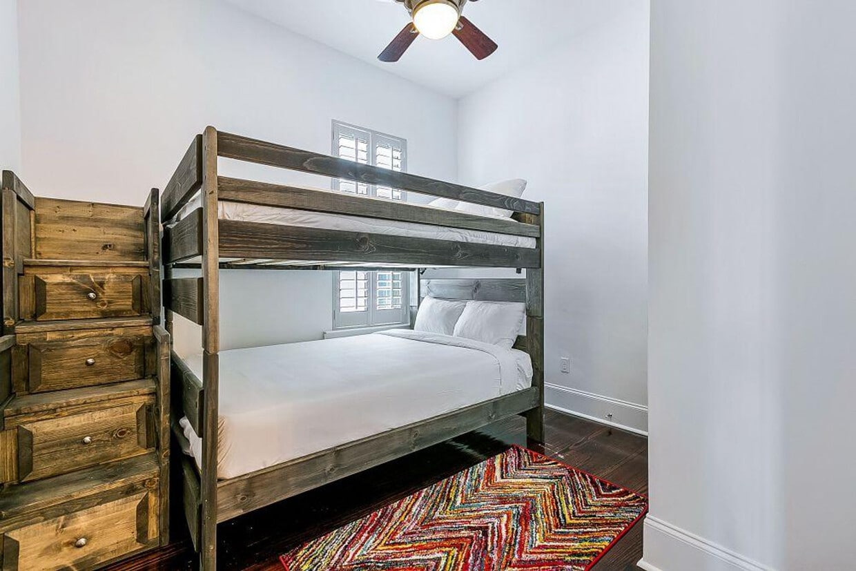 Foto principal - 1512 Baronne St