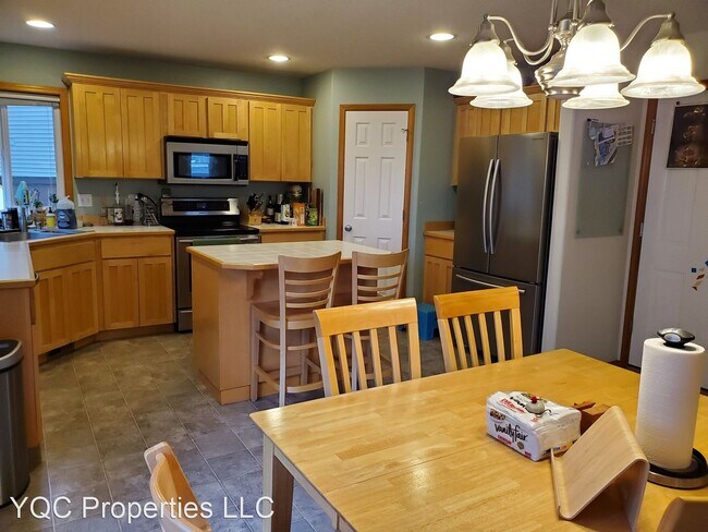 Foto del edificio - 4 br, 2.5 bath House - 18202 SE 12th Cir