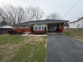 Building Photo - 326 Redwood St