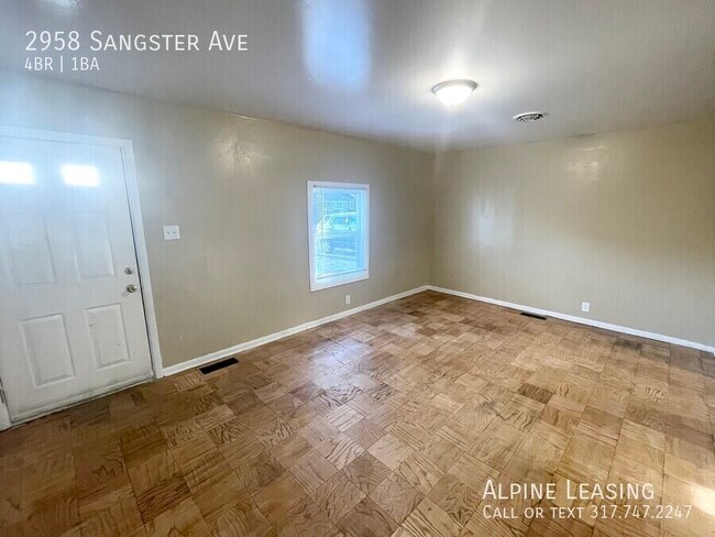 Foto del edificio - 2958 Sangster Ave