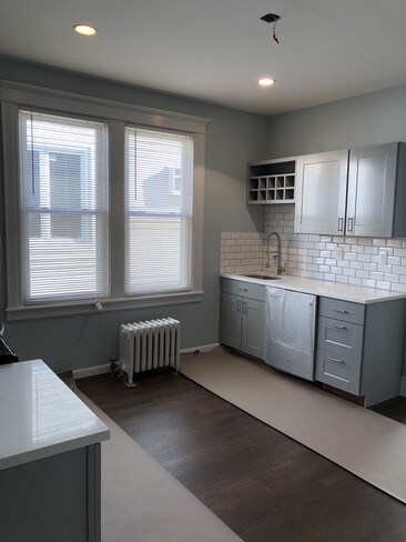 Foto del edificio - 6608 Perry Ave