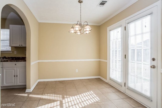 Building Photo - 5020 Towne Park Dr