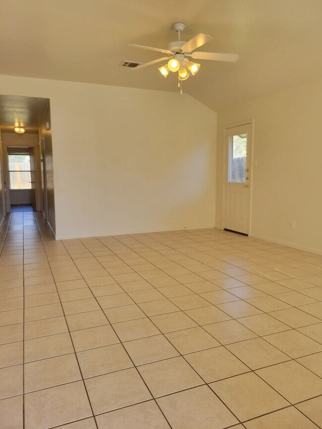 Foto del edificio - 404 Dale Ave