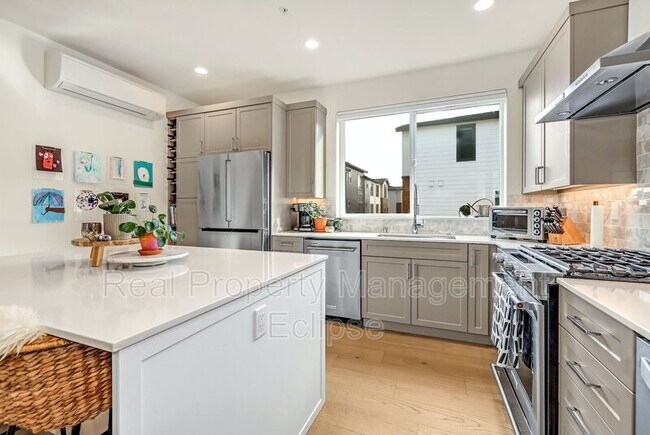 Foto del edificio - 9635 Thorsk St